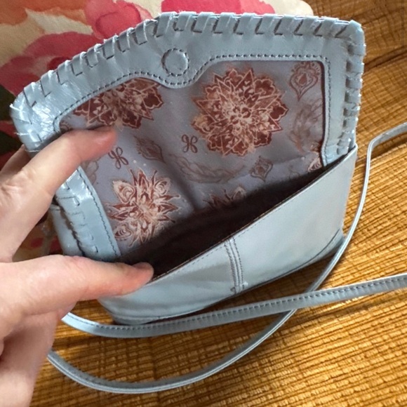 Hobo Stroll crossbody clutch purse vintage hide whisper blue like new gorgeous! - Picture 6 of 11
